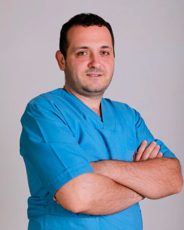 Γιατρός Οφθαλμολόγος Ali Loizou